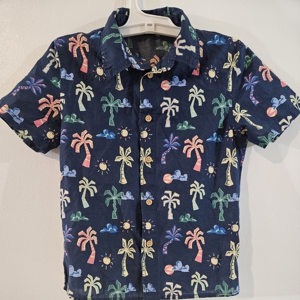 Boy's shirt size 6 years old